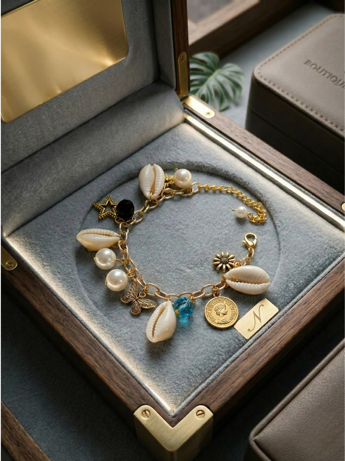 Elizabeth Queen Grace Pearl Haathphool Bracelet