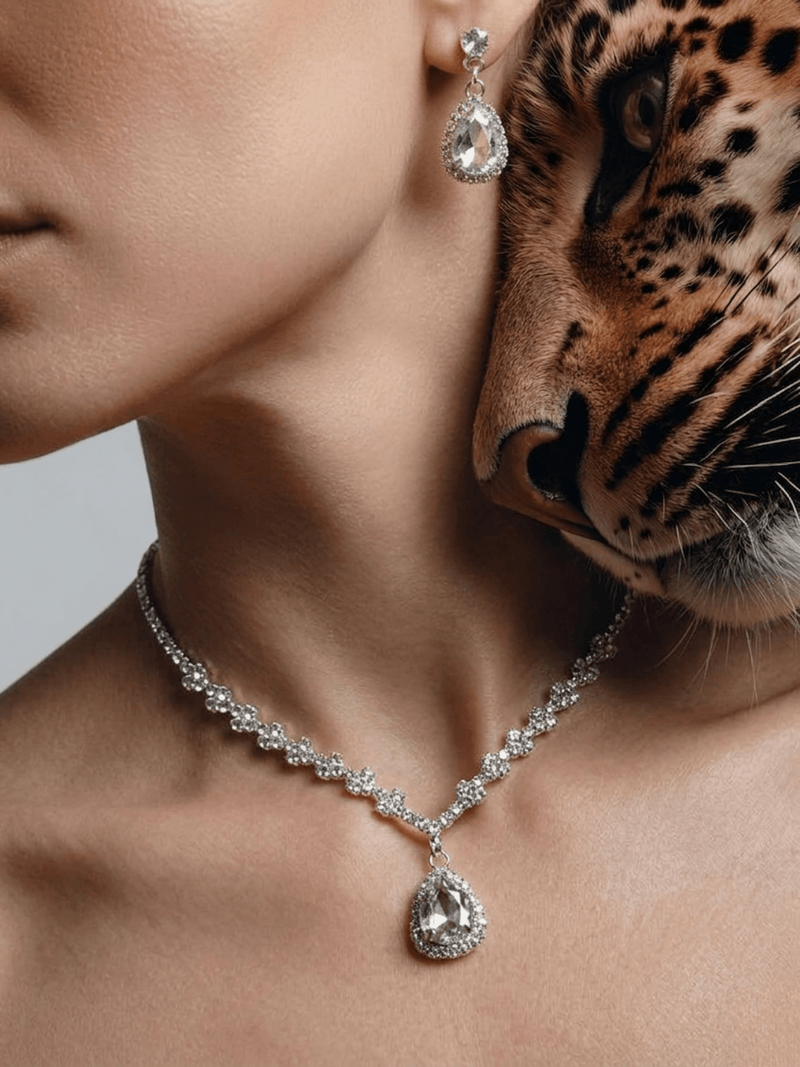 Elegant Silver Tone Diamond Necklace Set for weddings and parties