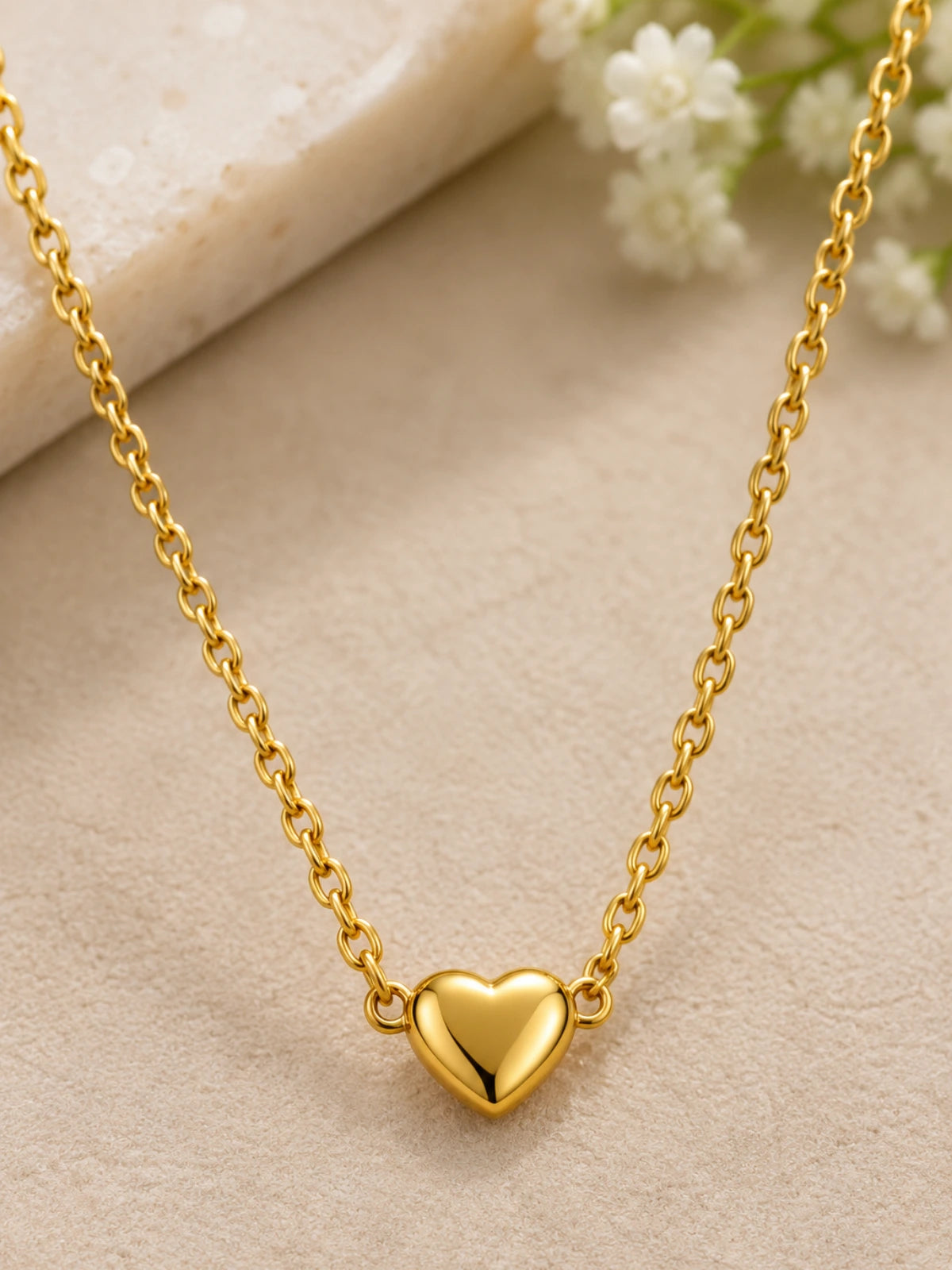  Delicate golden heart chain necklace for women