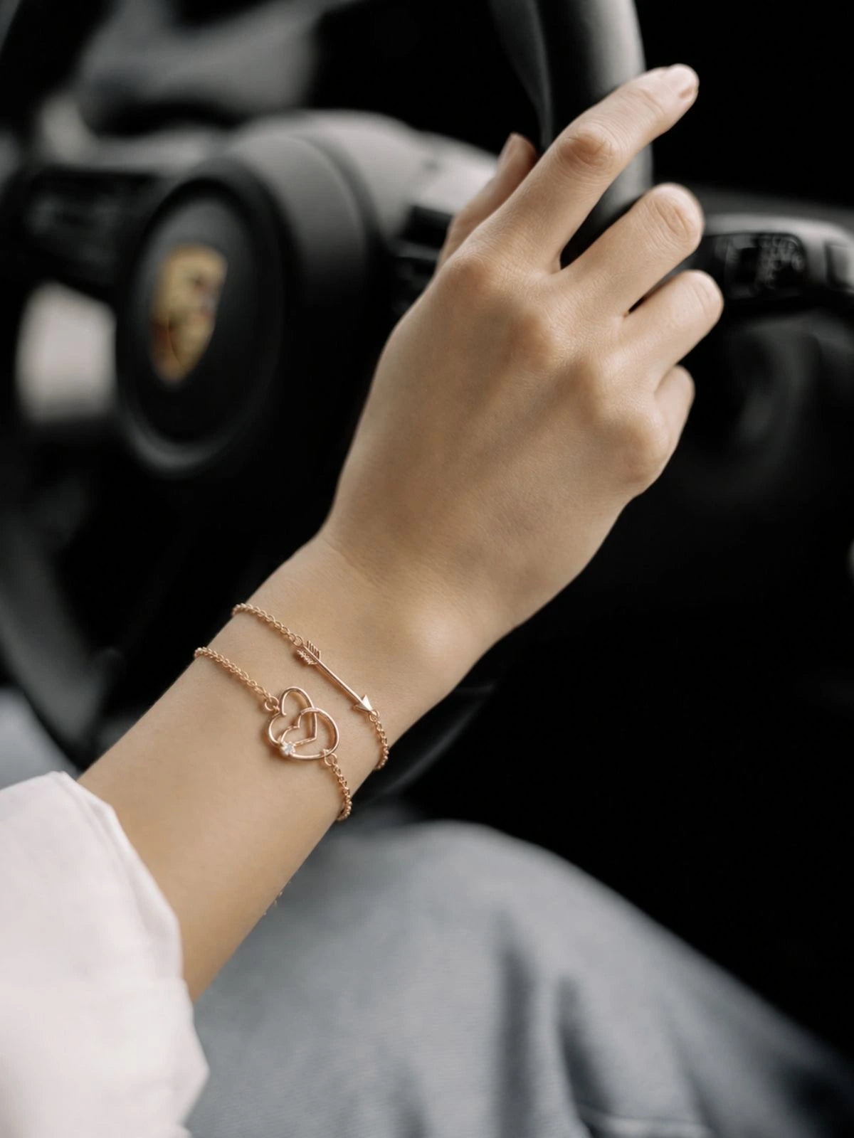 Interlinked Bracelet with Elegant Double Loop and Arrow Design for Women