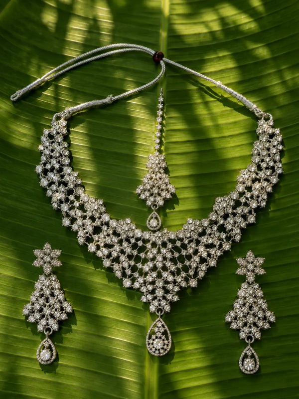 Ethnic necklace earrings and maang tikka set