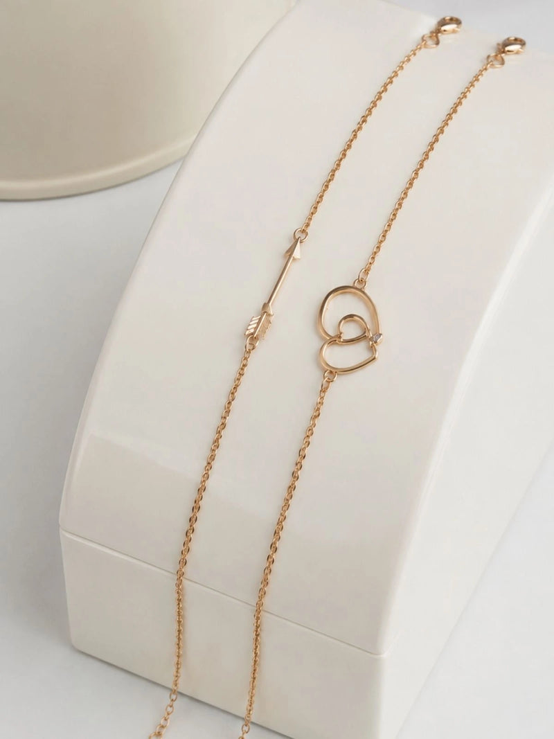 Elegant Interlinked Bracelet for Women with Unique Linked Loop Detail