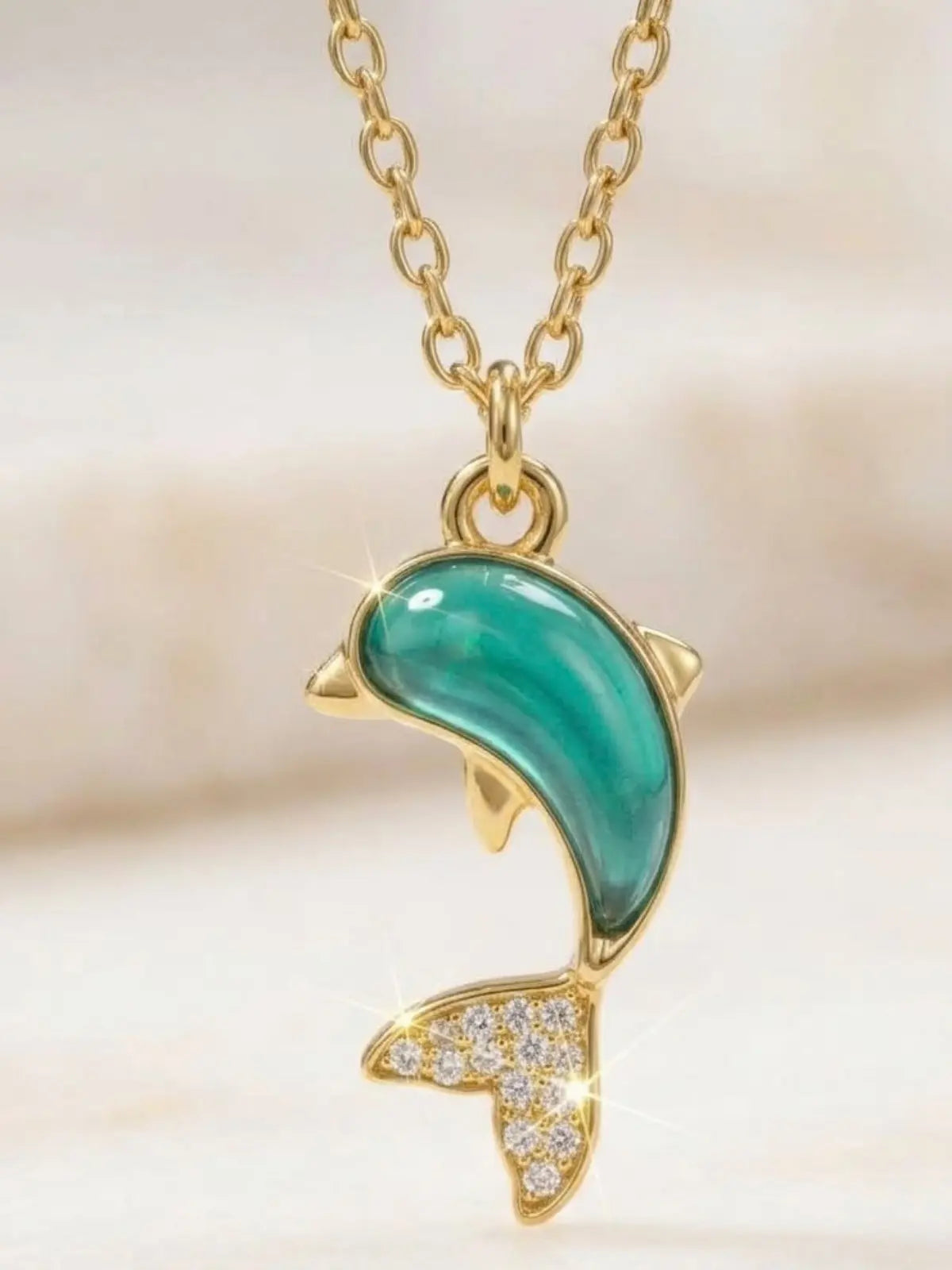 Stylish dolphin pendant necklace for women