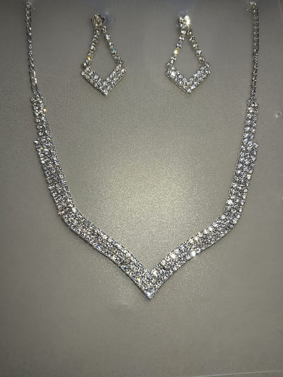 Crystal Studded Necklace Set with V-Shaped Design | Perfect Gift for Her 💝